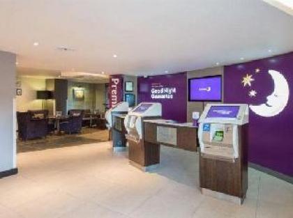 Premier Inn London Kingston Upon Thames - image 2