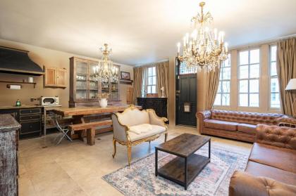 Stone Built Vintage Chic House in the Heart of Knightsbridge - image 13