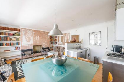 Chic Top Floor Apartment in the heart of Notting Hill Ladbroke Grove - image 12