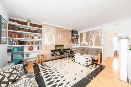 Chic Top Floor Apartment in the heart of Notting Hill Ladbroke Grove - image 20