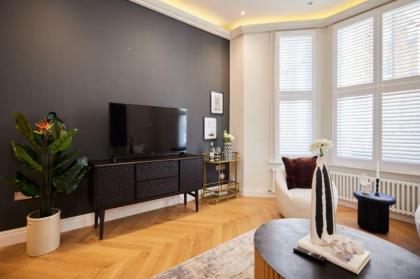 The Chelsea Wonder - Spacious 3BDR Flat with Terrace  Garden - image 2
