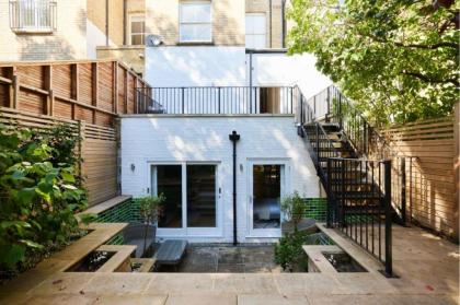 The Chelsea Wonder - Spacious 3BDR Flat with Terrace  Garden - image 6