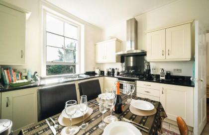 Stylish 2 Bedroom Flat in Camden Town - image 13