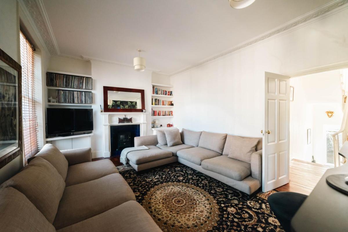 Stylish 2 Bedroom Flat in Camden Town - image 3
