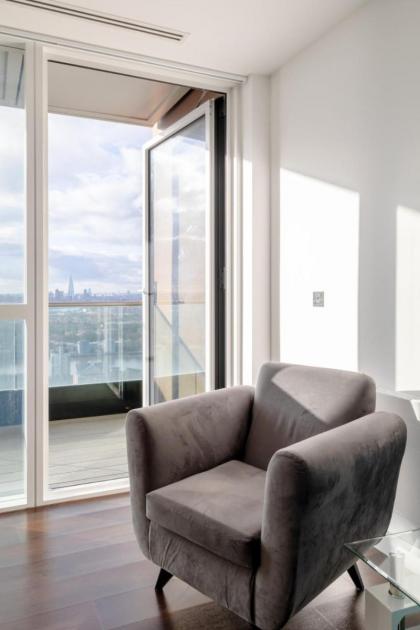 Chic 1BD Flat wViews of the Shard - South Quay! - image 7