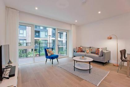 Modern 1 bedroom flat with balcony in Chelsea - image 20