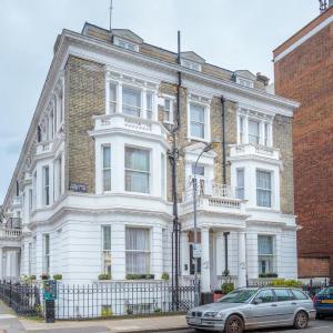 Castletown House Apartments London