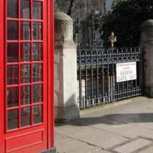 54 Queen's Gate Hotel