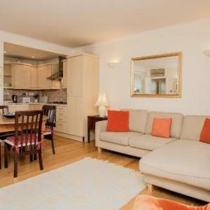Bright 2 Bedroom Flat in Central London