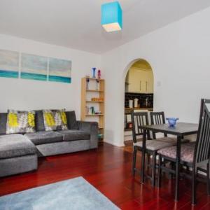 Homely 2 Bedroom House By Canary Wharf London