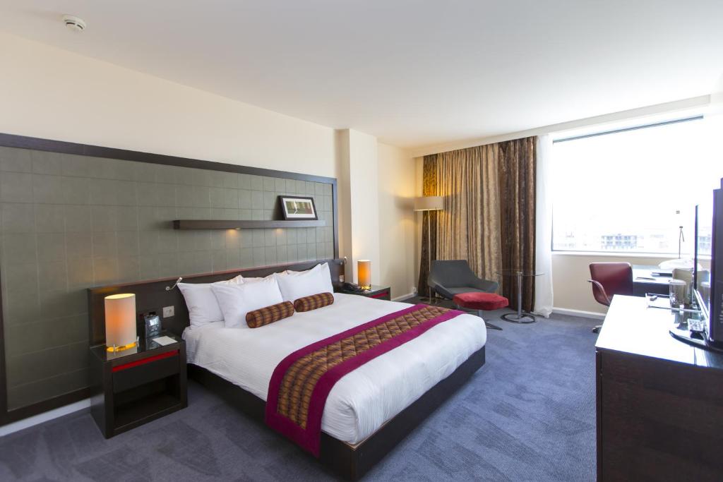 Hilton London Canary Wharf - main image