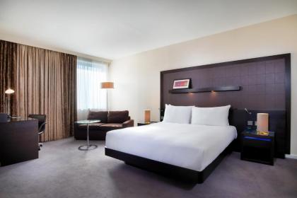 Hilton London Canary Wharf - image 12