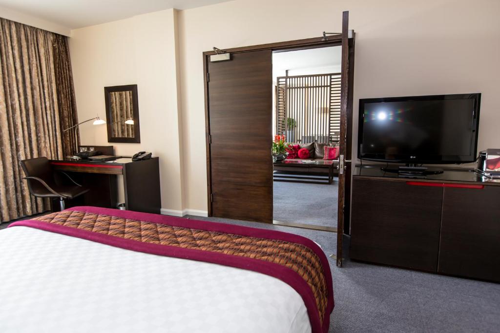 Hilton London Canary Wharf - image 3