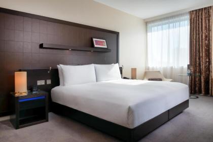 Hilton London Canary Wharf - image 9