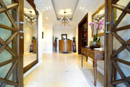 Ashburn Hotel - image 12