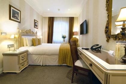 Ashburn Hotel - image 16