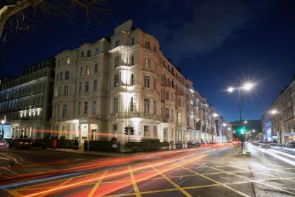 Ashburn Hotel - image 2