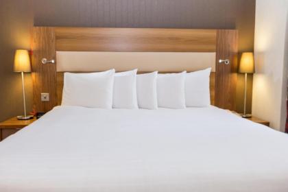 Hilton London Olympia - image 13