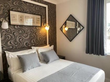 Hotel 82 London - image 16