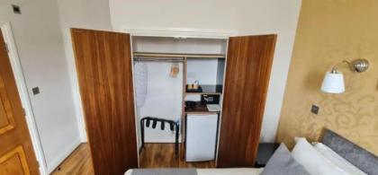 Hotel 82 London - image 8