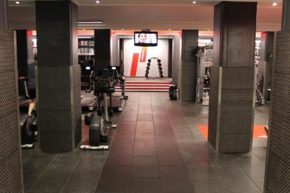 Waldorf London Hilton - image 11