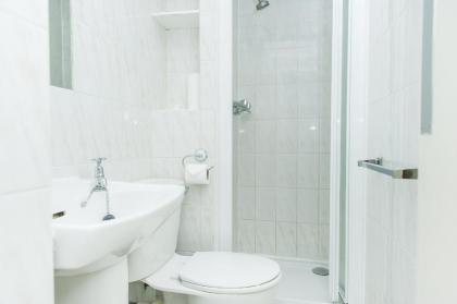 Avonmore Hotel - image 10
