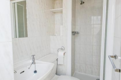Avonmore Hotel - image 12