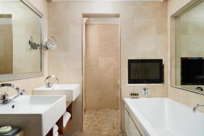 The Chelsea Harbour Hotel - image 20