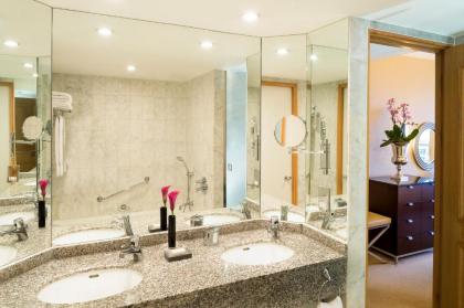 The Chelsea Harbour Hotel - image 5