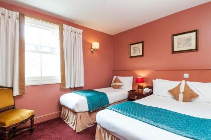 The Castleton Hotel - image 14
