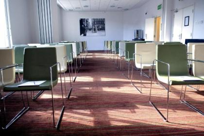 Holiday Inn Express London City - image 17