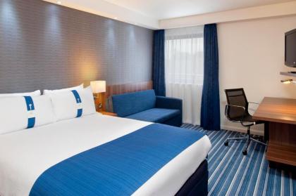 Holiday Inn Express London City - image 2