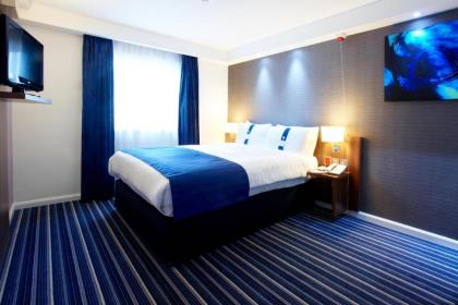 Holiday Inn Express London City - image 4