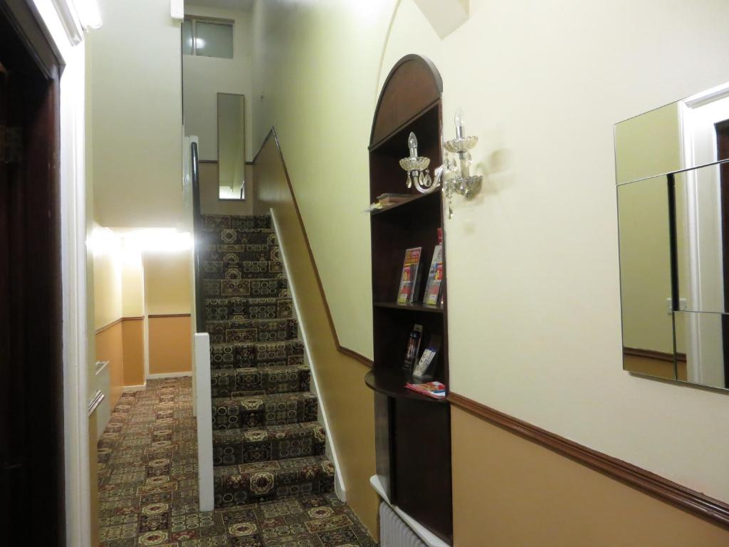 Corbigoe Hotel - image 2