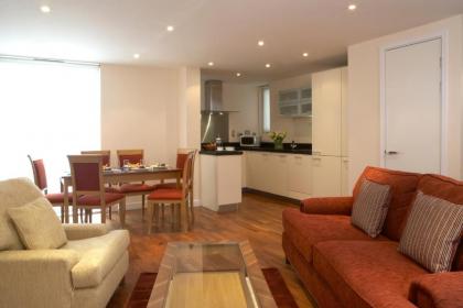 Marlin Apartments Canary Wharf - image 11