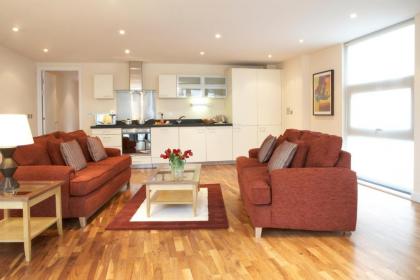 Marlin Apartments Canary Wharf - image 12