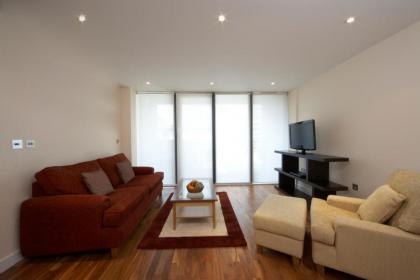 Marlin Apartments Canary Wharf - image 16