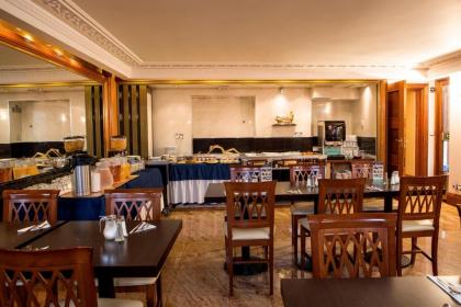 Aspen Hotel - image 10