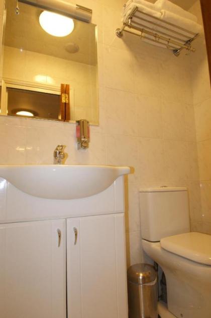 Aspen Hotel - image 2