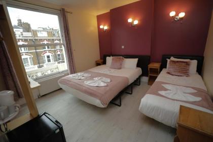 Holland Inn Hotel - image 2