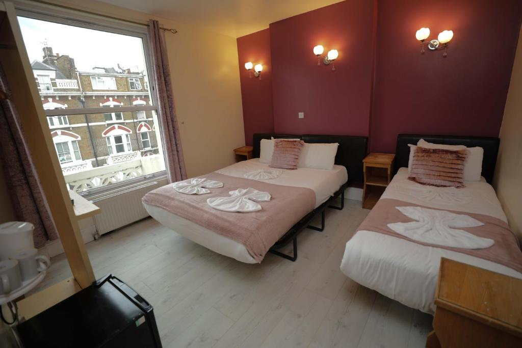 Holland Inn Hotel - image 2