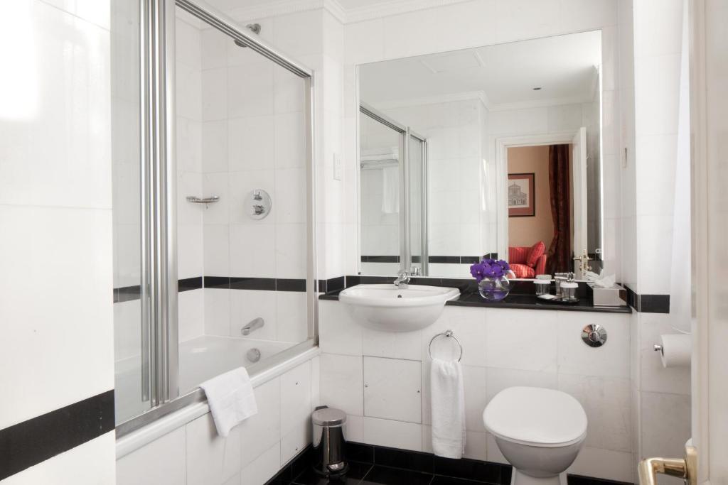Grange Buckingham Hotel - image 2