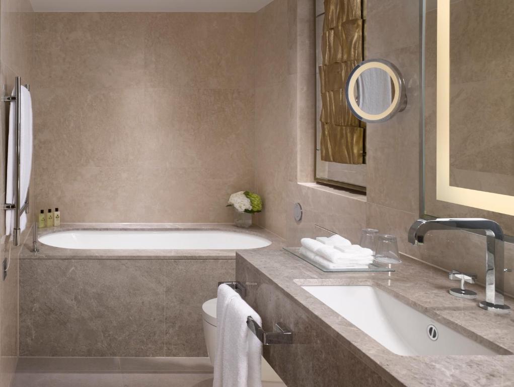 Intercontinental London Park Lane - image 2
