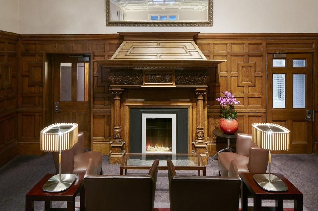 Club Quarters HotelTrafalgar Square - image 2