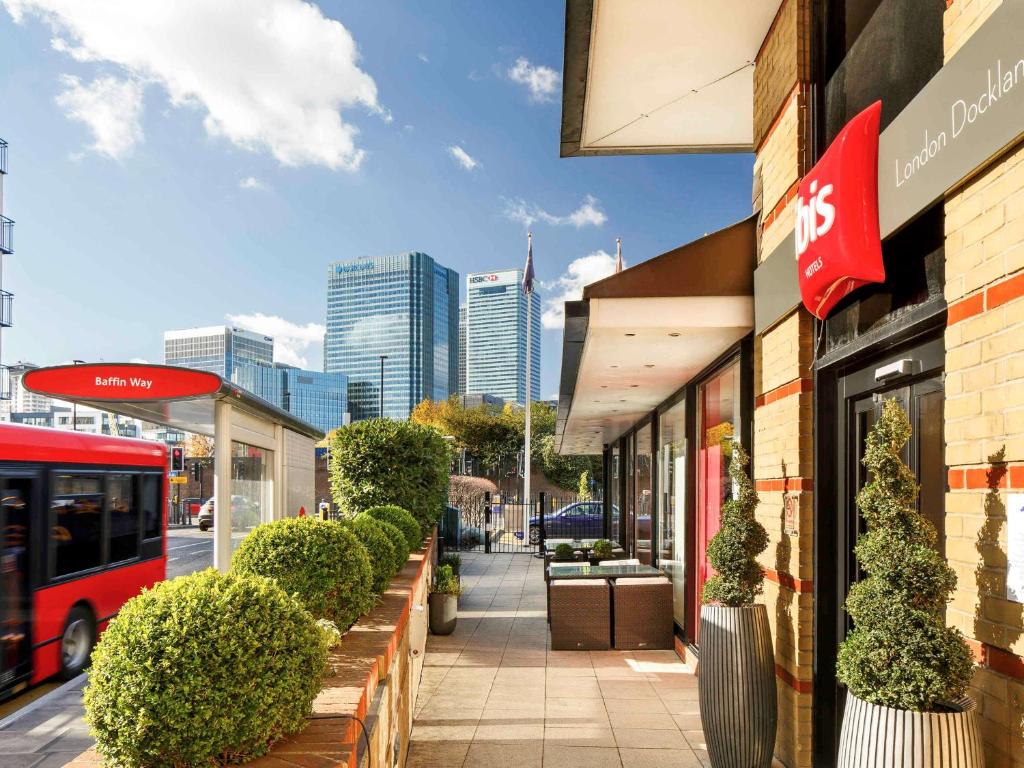 Ibis London Docklands Canary Wharf - main image