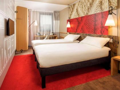 Ibis London Docklands Canary Wharf - image 9