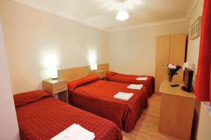 Elmwood Hotel - image 11