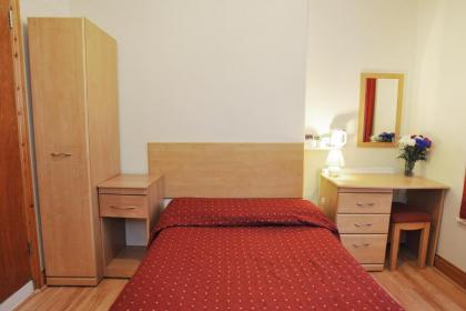 Elmwood Hotel - image 2
