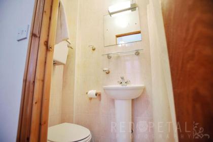 Elmwood Hotel - image 20
