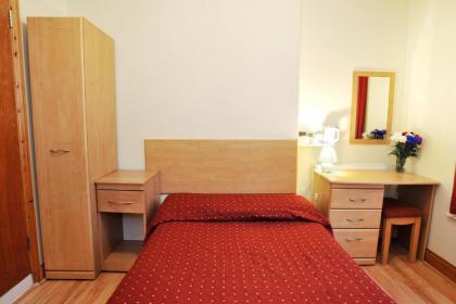 Elmwood Hotel - image 5